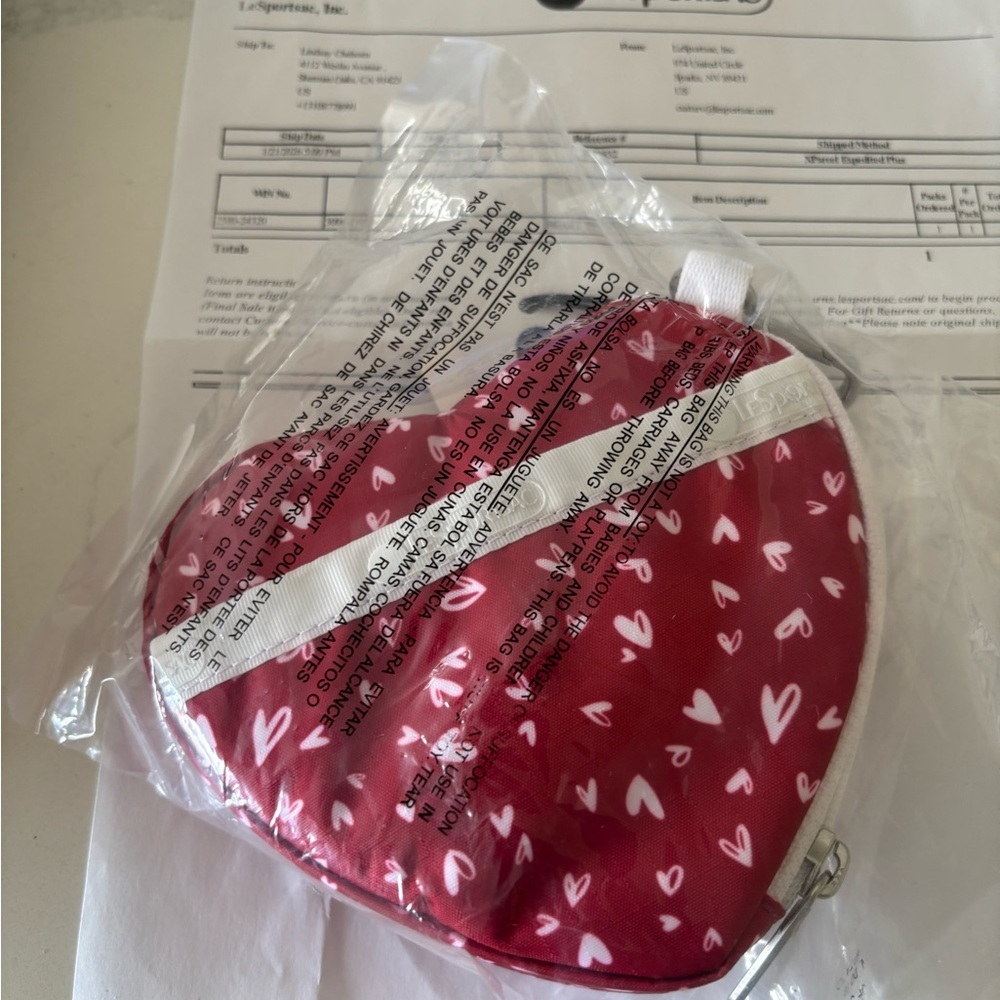 NWT LeSportsac Red Heart Wristlet Pouch with White Strap - Picture 6 of 7